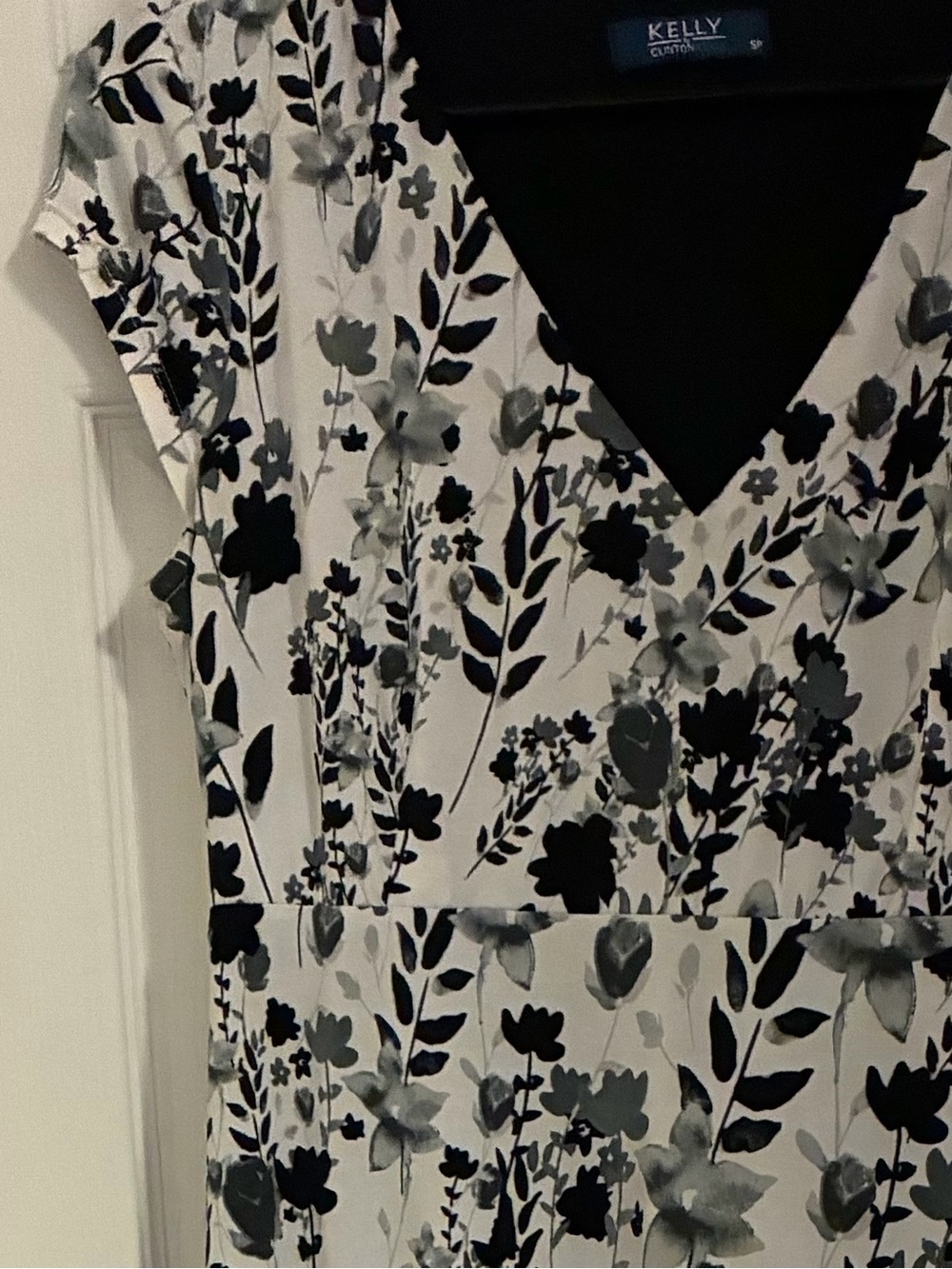 Kelly by Kelly Clinton Women's Black & White Floral V-Neck Dress